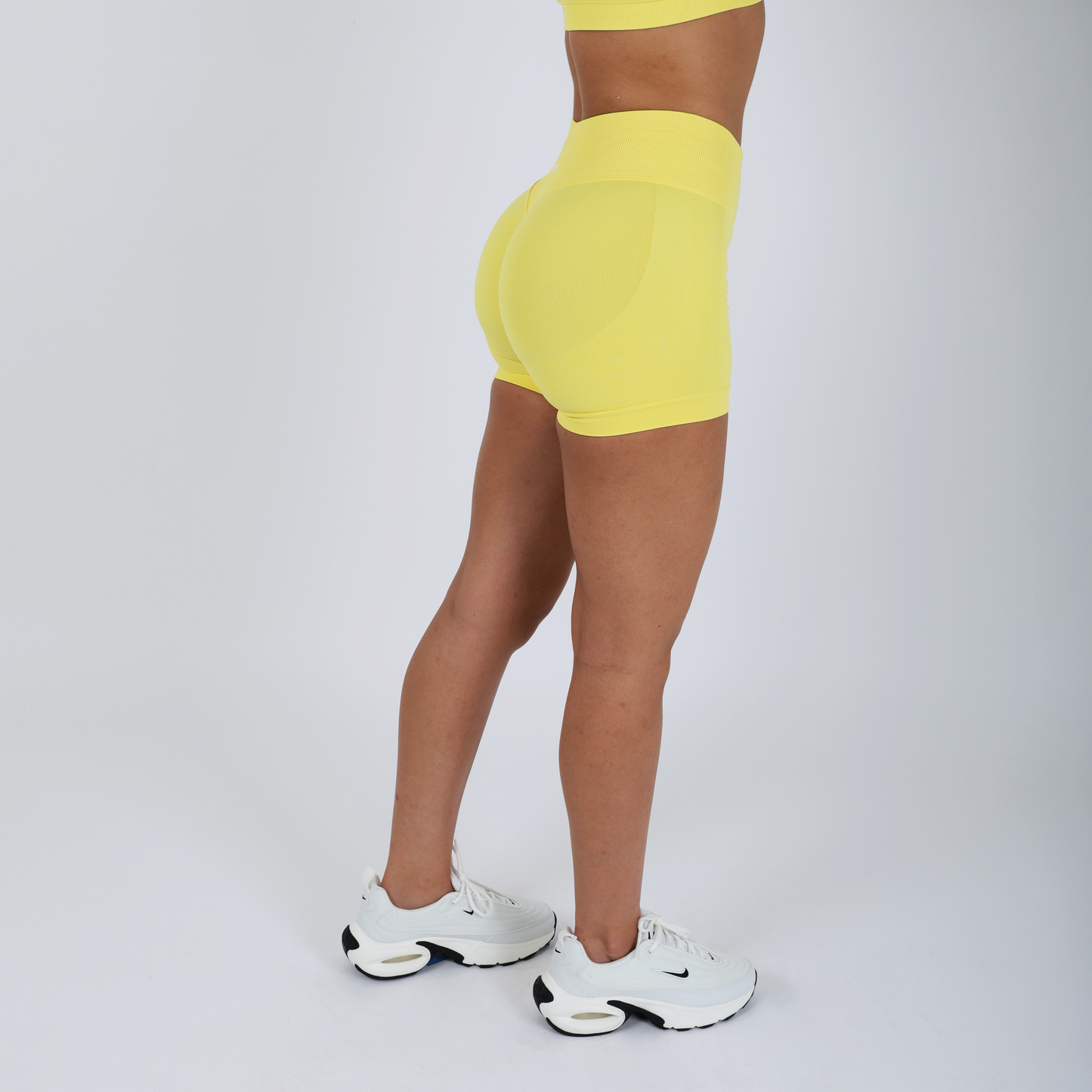Avancer Seamless Shorts