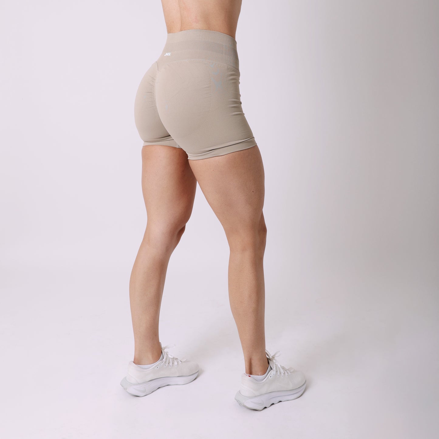 Avancer Neutral Seamless Shorts