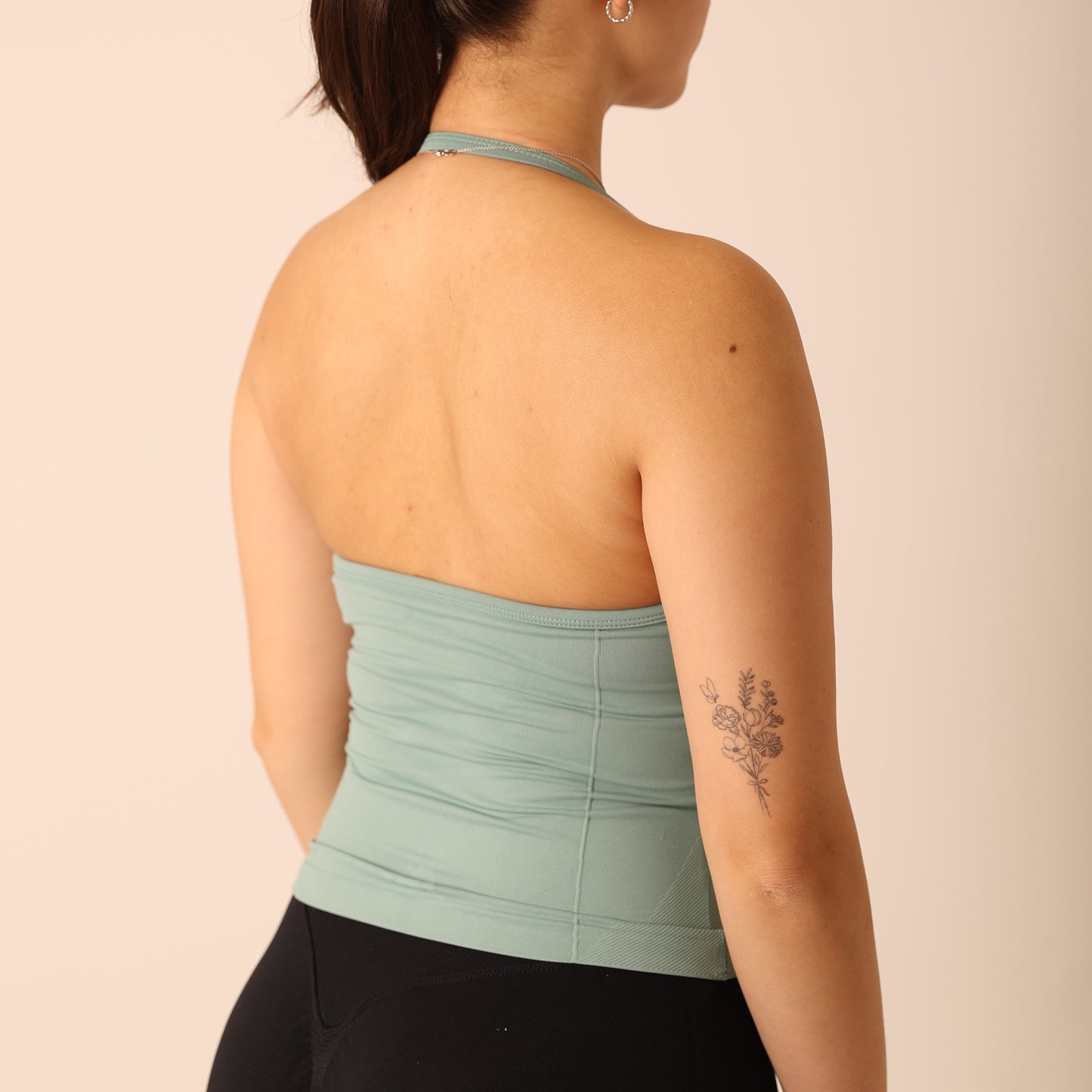 Avancer Seamless Thin Strap Scrunch Halter Top