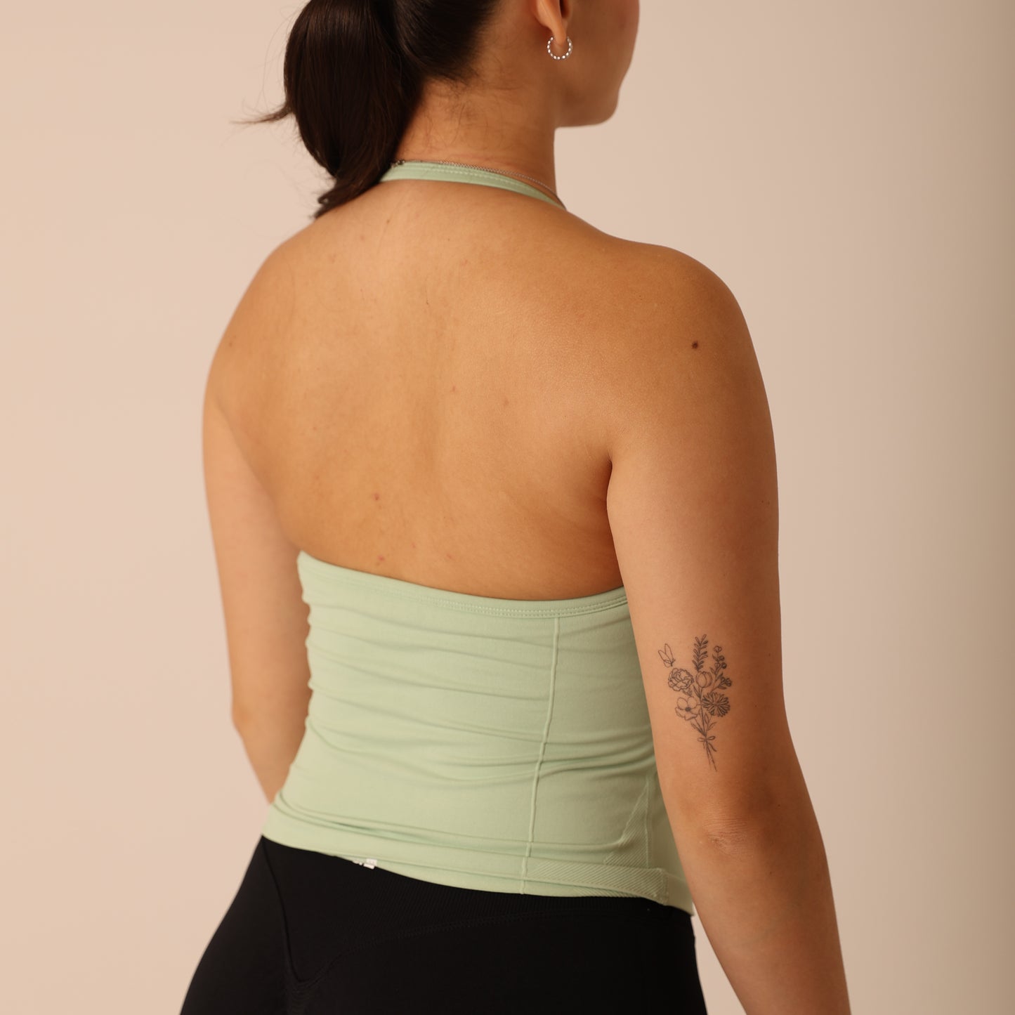 Avancer Seamless Thin Strap Scrunch Halter Top